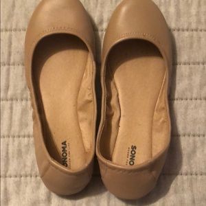 Sonoma nude flats size 9